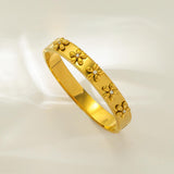 Flower bangle bracelet ✨