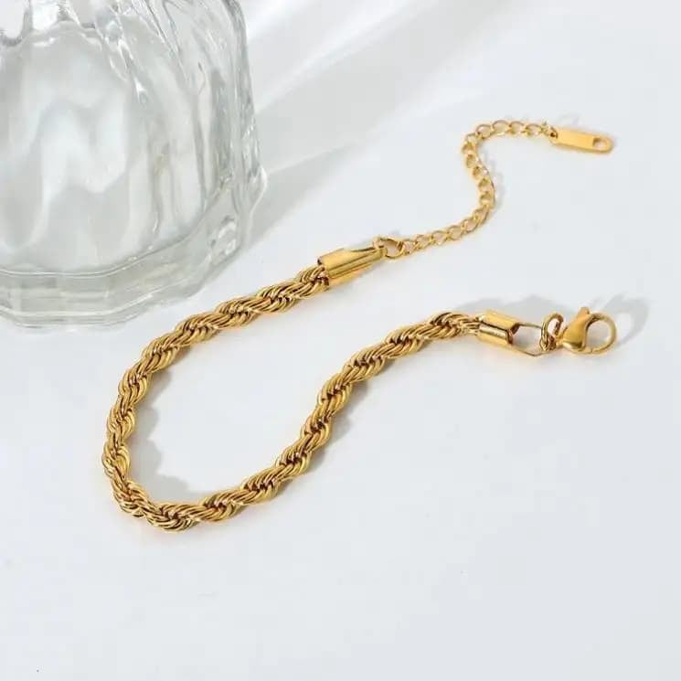 Gold palated chain✨
