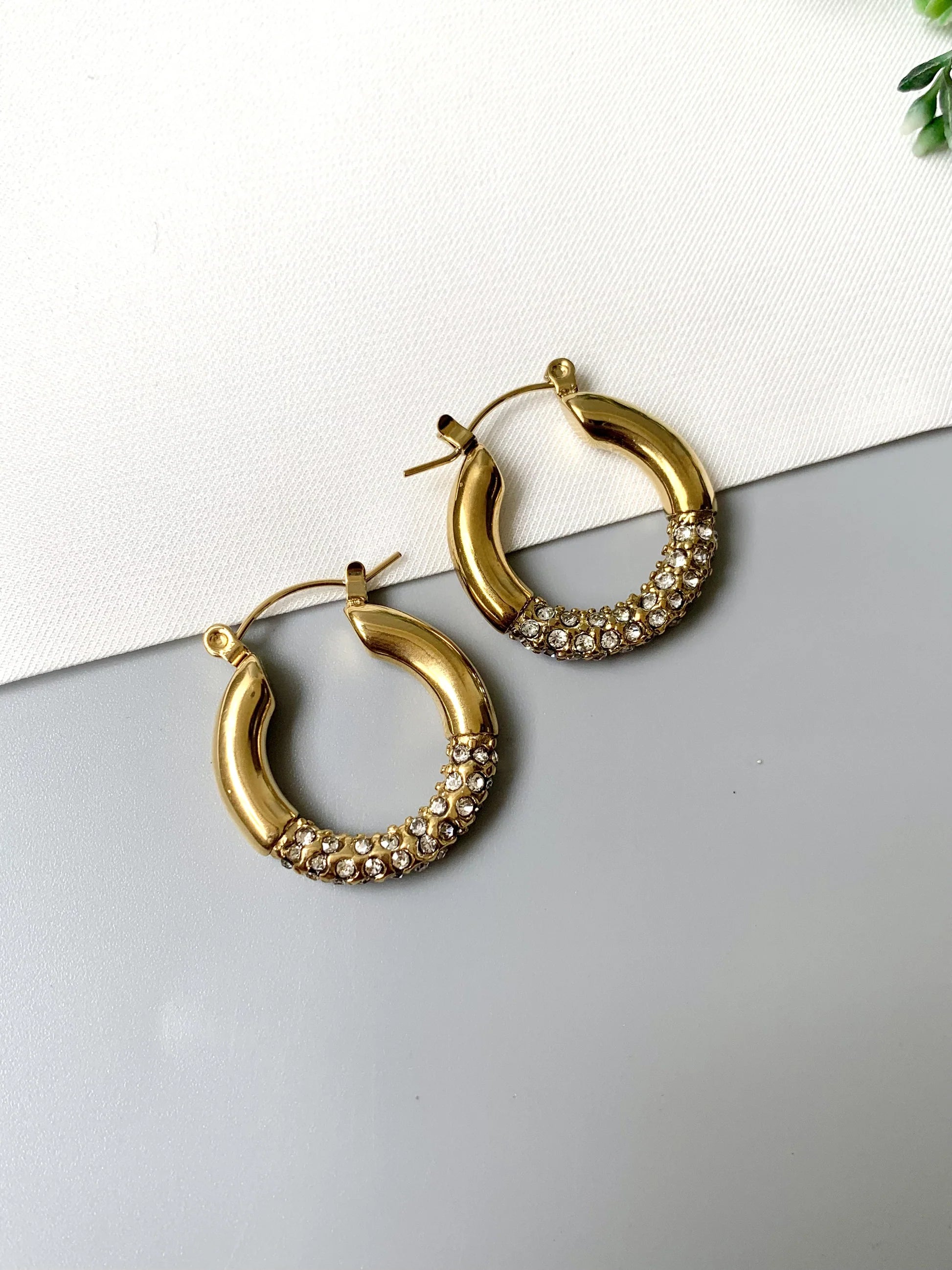 Auro classic hoops