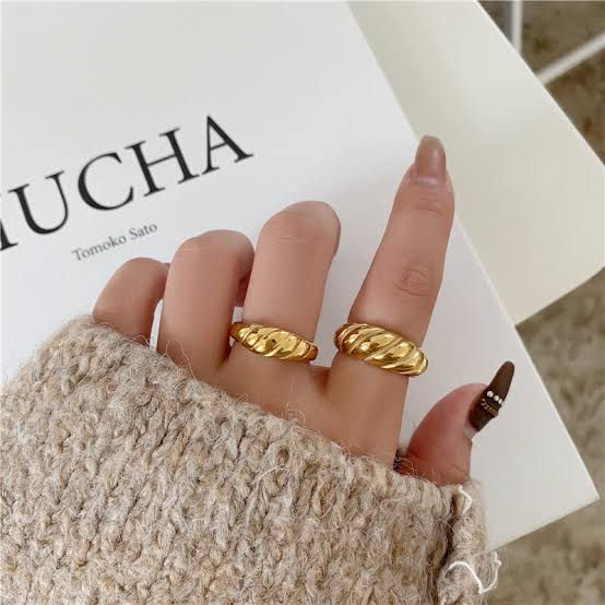 Croissant ring ￼