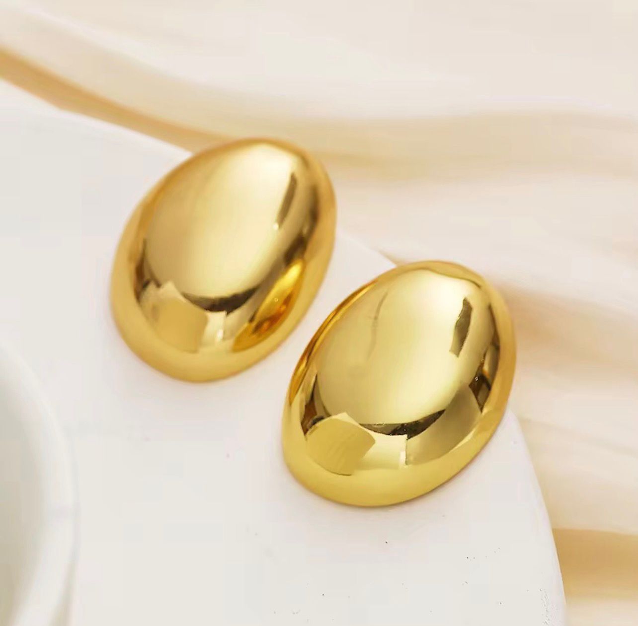 Classic Gold - Plated Oval Stud Earrings – Timeless Minimalist Jewelry - Rare Jewels