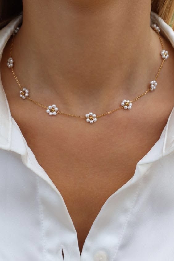 Daisy beaded necklace 🌼 - Rare Jewels