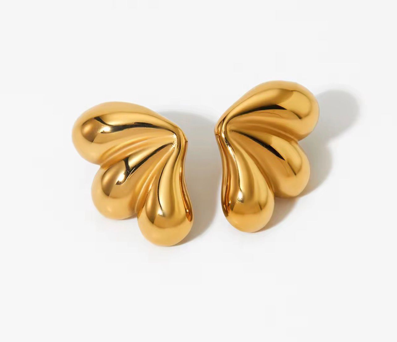 Elegant Gold Heart Shell Stud Earrings - Rare Jewels