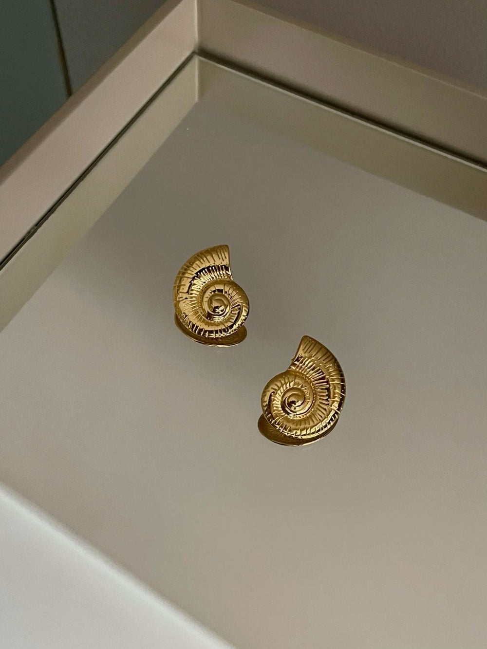 Shell 🐚 hoops - Rare Jewels