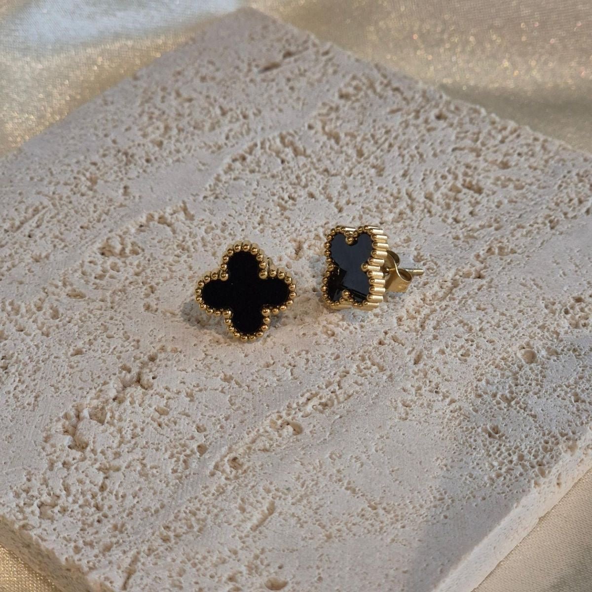 Vancleef stud - Rare Jewels
