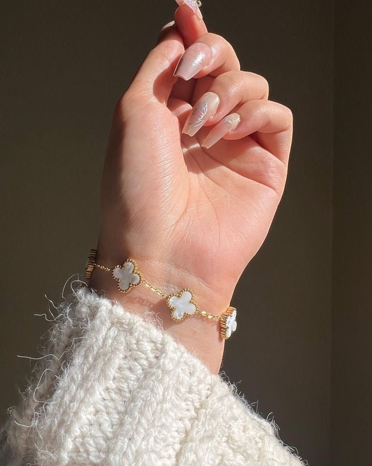 Vancleef white pearl bracelet - Rare Jewels
