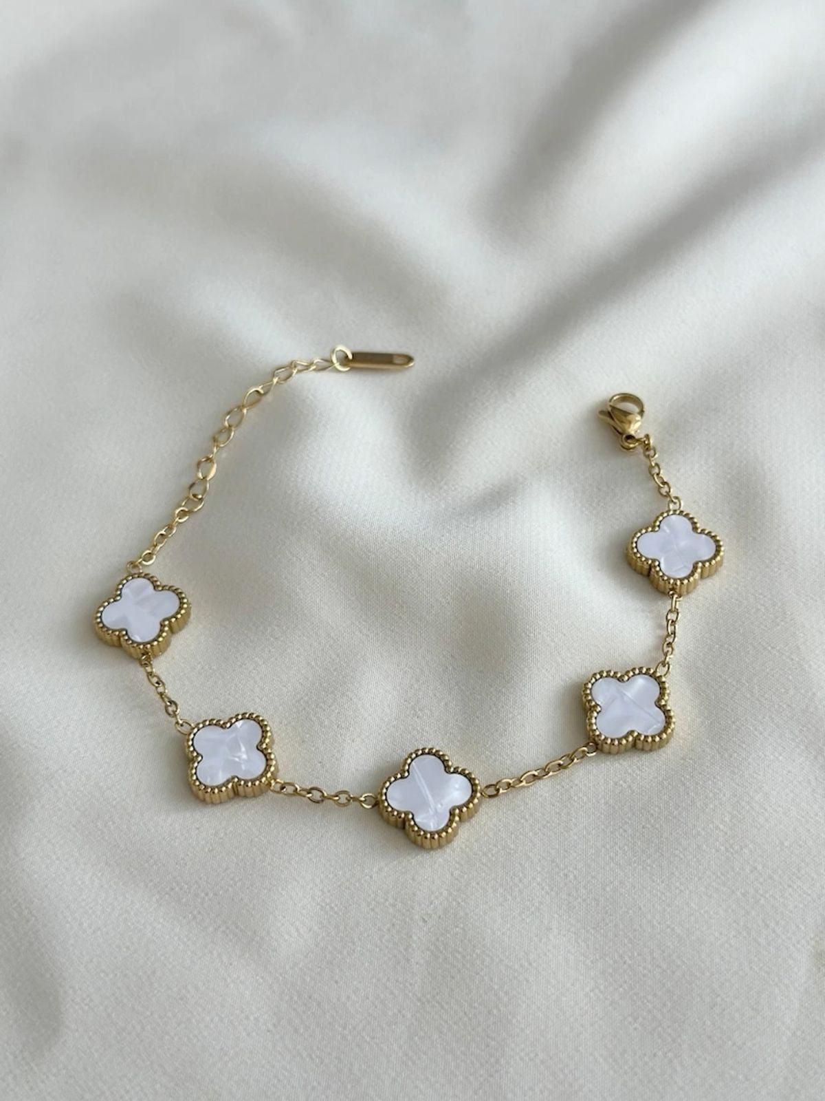 Vancleef white pearl bracelet - Rare Jewels