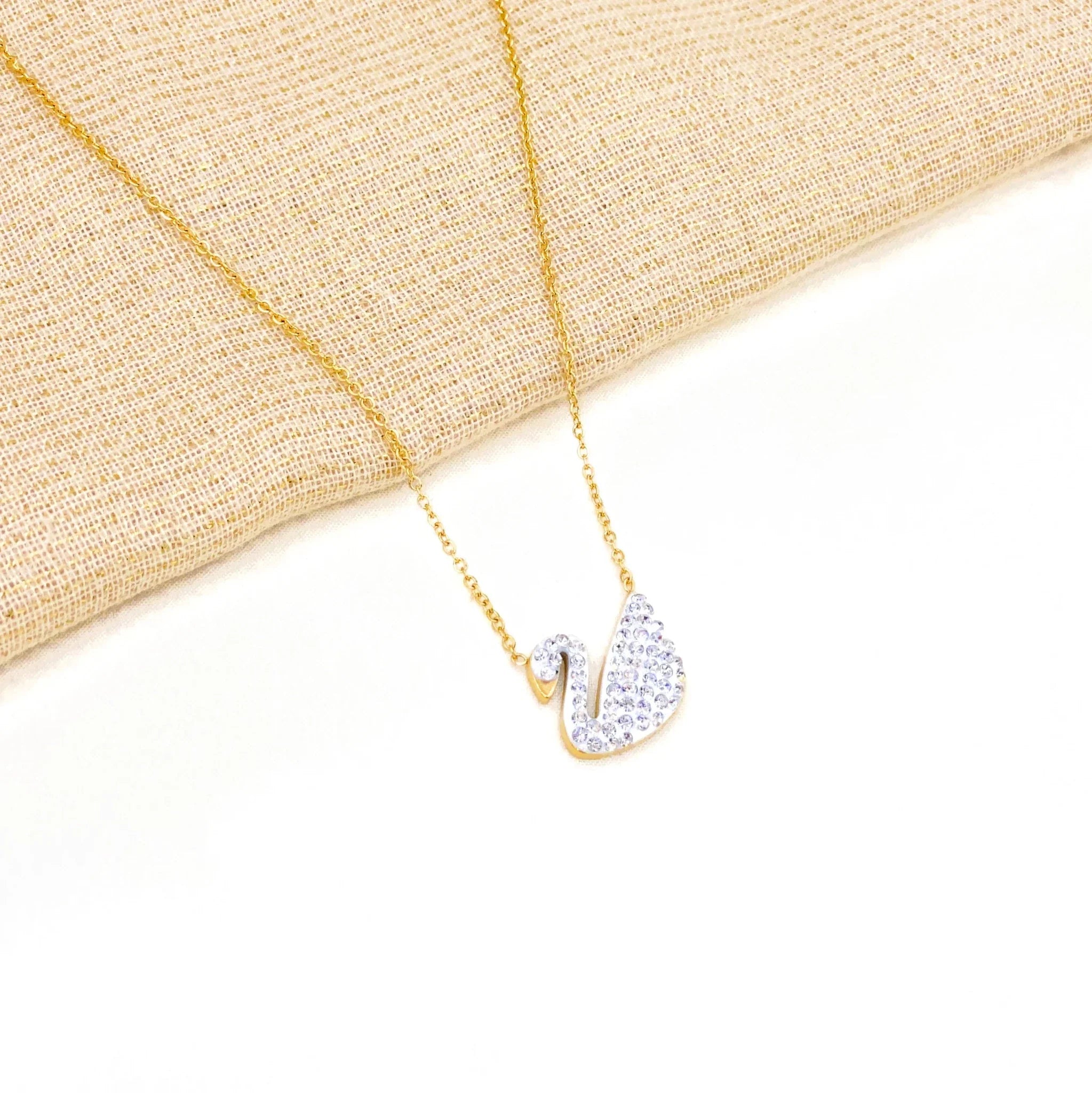 White swan 🦢 - Rare Jewels